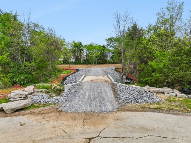 1410 Stroud Drive, Lebanon, TN 37087