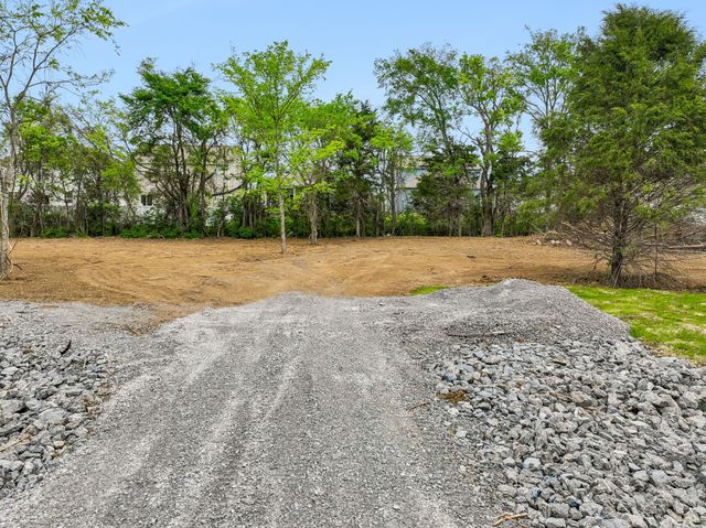 1410 Stroud Drive, Lebanon, TN 37087