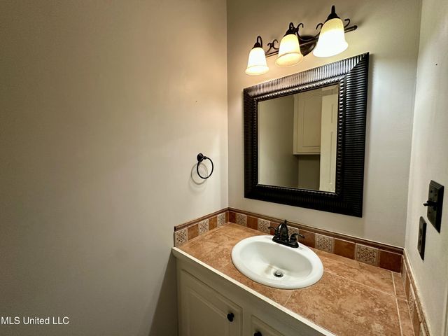 1018 S Old Highway 49, Richland, MS 39218