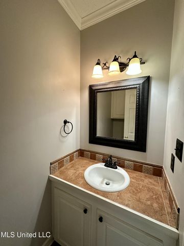 1018 S Old Highway 49, Richland, MS 39218