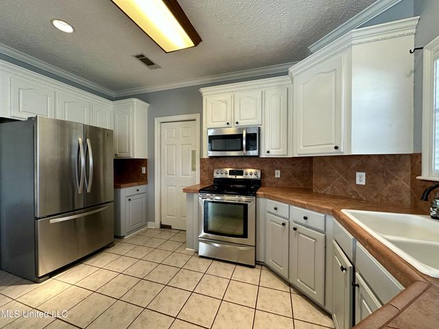 1018 S Old Highway 49, Richland, MS 39218