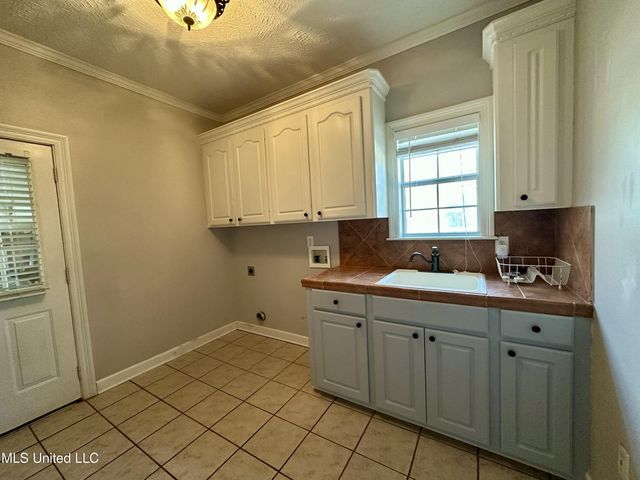 1018 S Old Highway 49, Richland, MS 39218