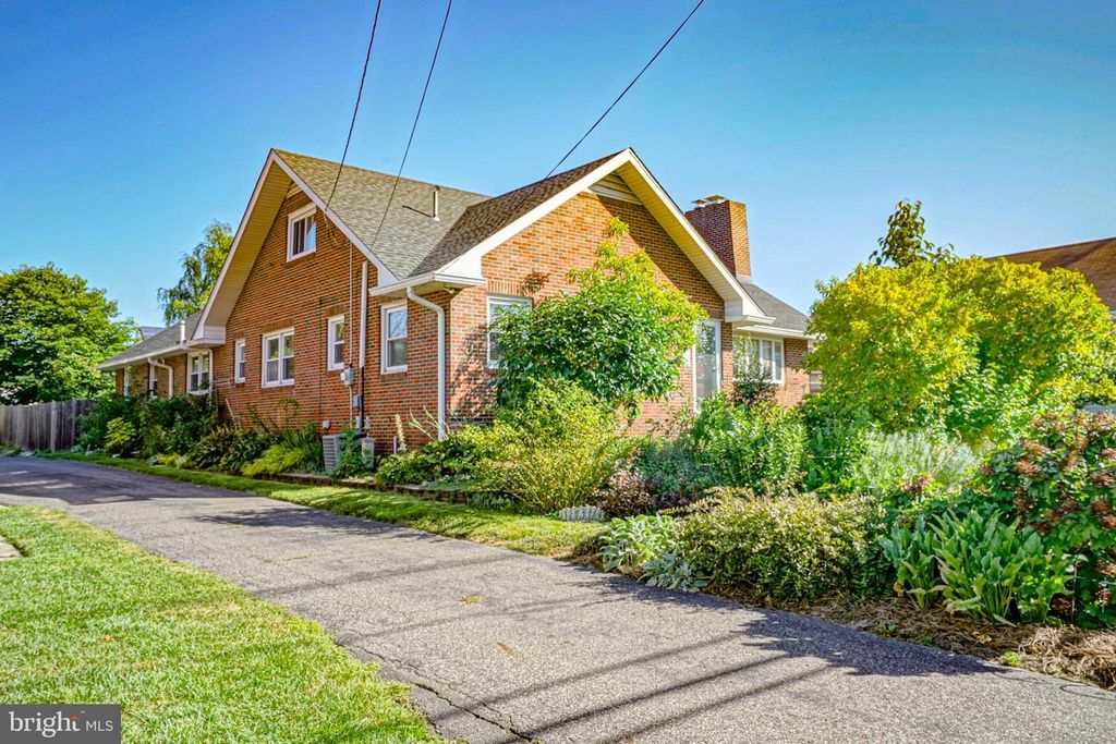 55 E EVESHAM RD, Runnemede, NJ 08078
