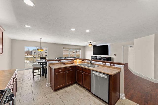 13691 Blue Springs Court, Dyer, IN 46311