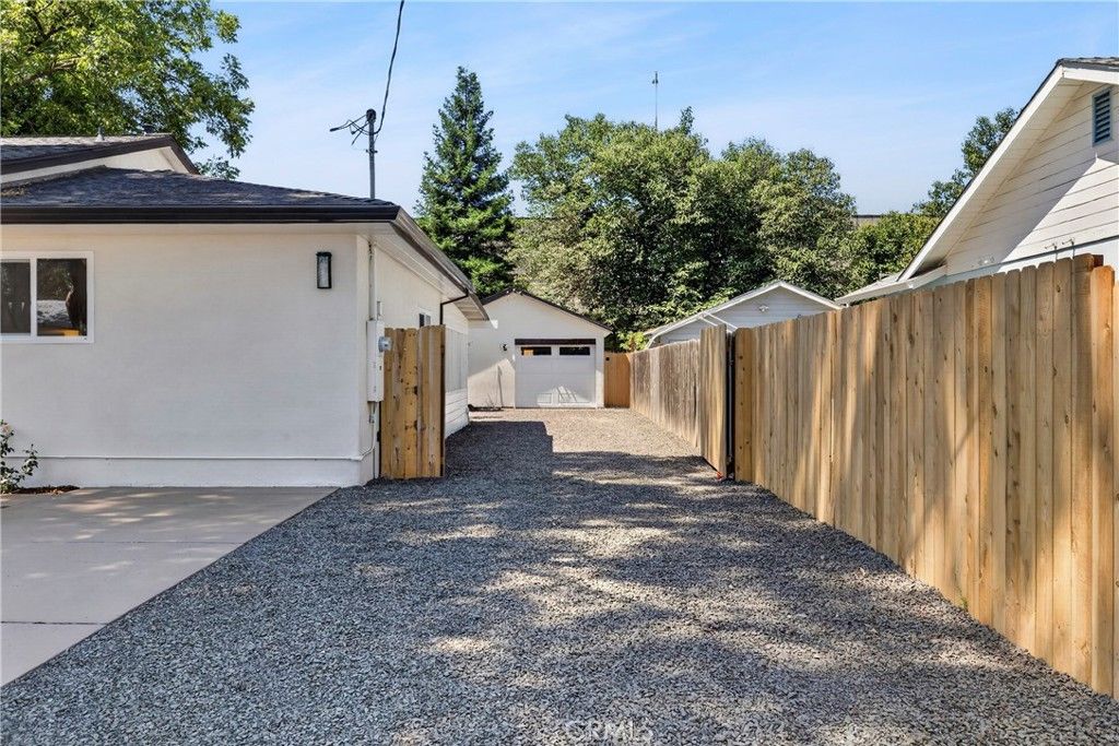 Image 61 of property listing at 977 Sarah, Chico, CA 95926