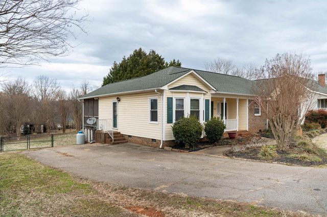 150 Parris Ridge Drive, Boiling Springs, SC 29316