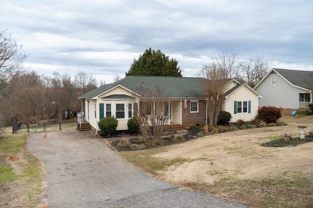 150 Parris Ridge Drive, Boiling Springs, SC 29316