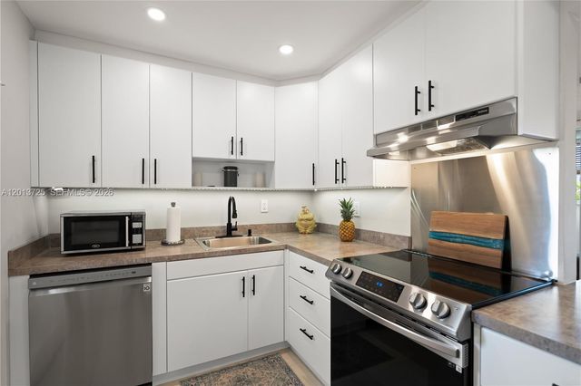 2851 Leonard Drive J306, Aventura, FL 33160
