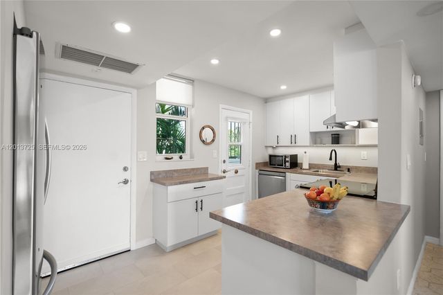 2851 Leonard Drive J306, Aventura, FL 33160