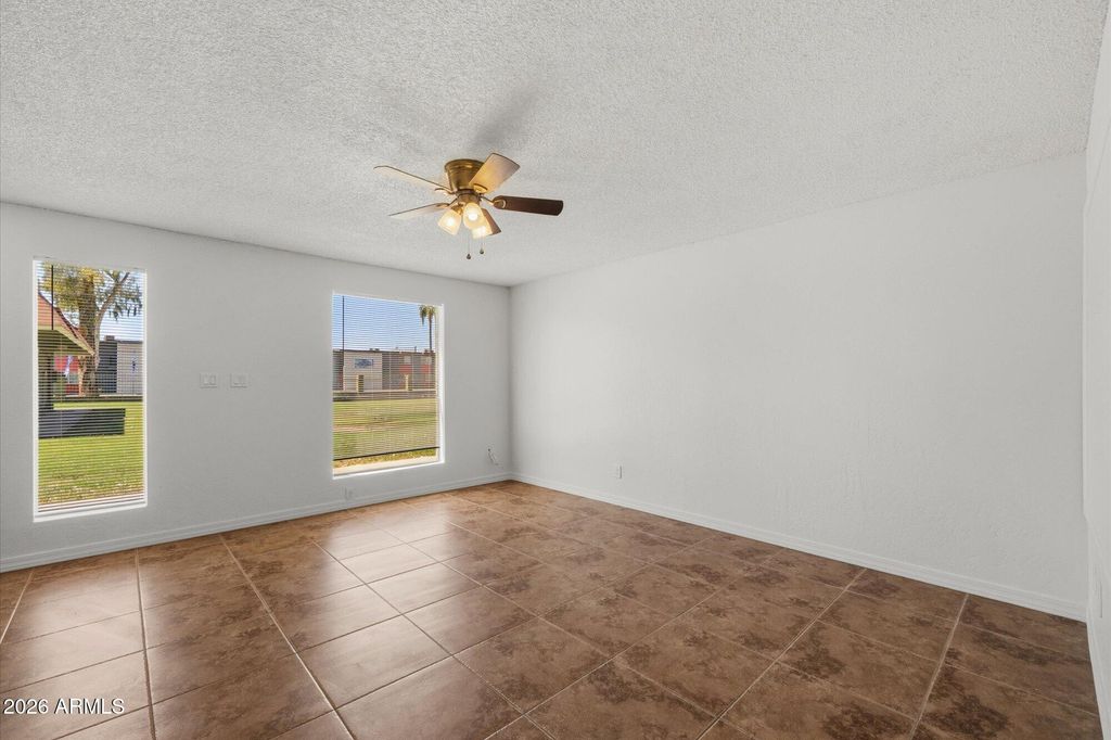 4615 N 39TH Avenue 19, Phoenix, AZ 85019 — photo 2
