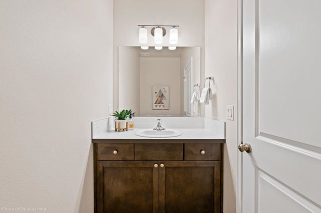 304 N Viewmont Ct, Greenacres, WA 99016