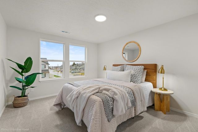 304 N Viewmont Ct, Greenacres, WA 99016