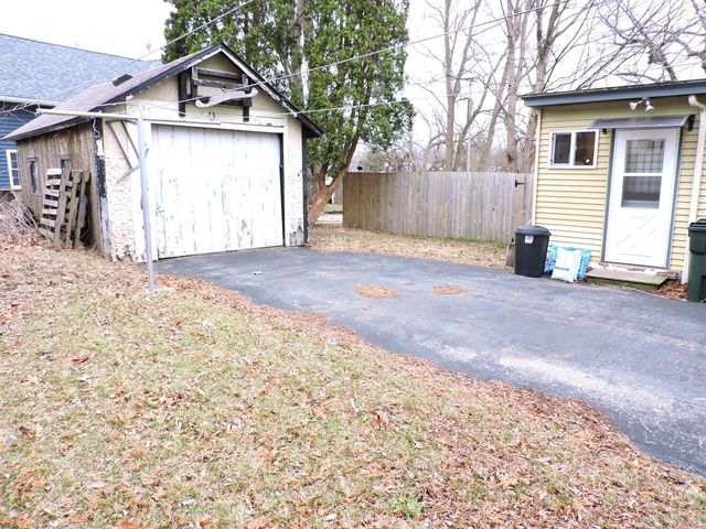 516 Riverside DRIVE, Fort Atkinson, WI 53538