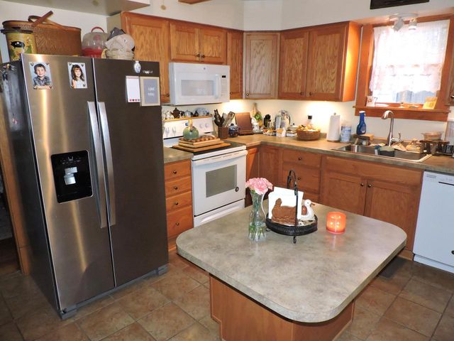 516 Riverside DRIVE, Fort Atkinson, WI 53538