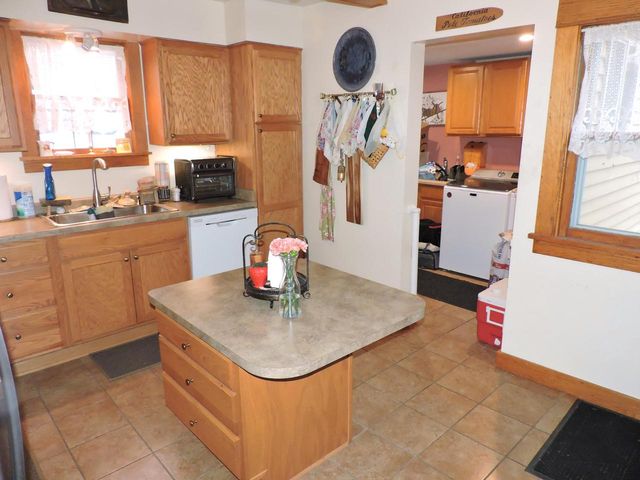 516 Riverside DRIVE, Fort Atkinson, WI 53538