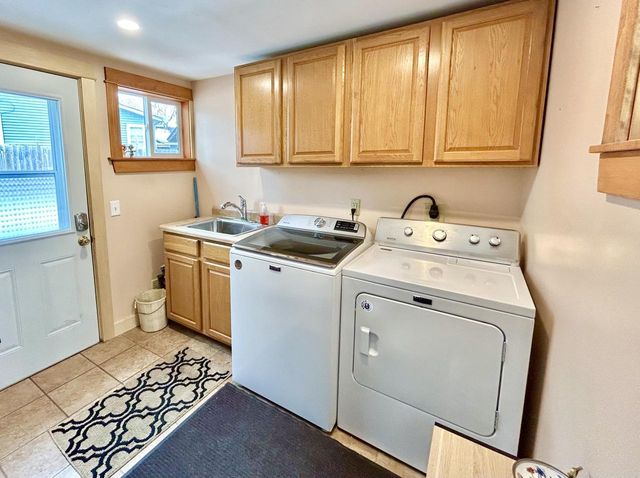 516 Riverside DRIVE, Fort Atkinson, WI 53538