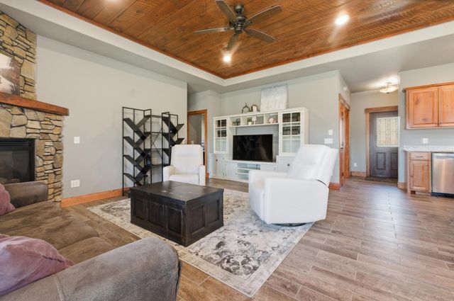 8393 Flower Trail, Breezy Point, MN 56472