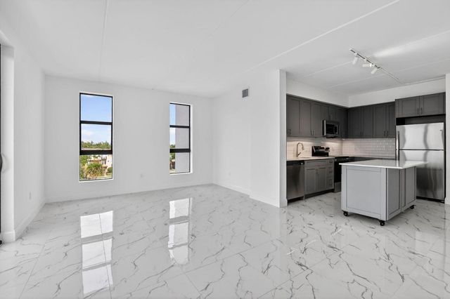 250 W Hidden Valley Boulevard 104, Boca Raton, FL 33487