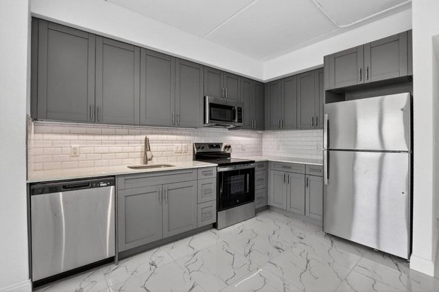 250 W Hidden Valley Boulevard 104, Boca Raton, FL 33487