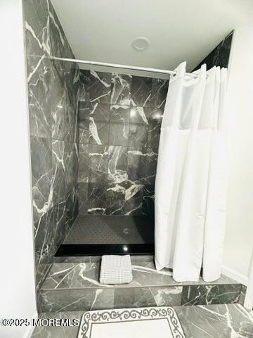 16 Gerard Place, Sayreville, NJ 08859