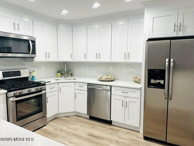 16 Gerard Place, Sayreville, NJ 08859