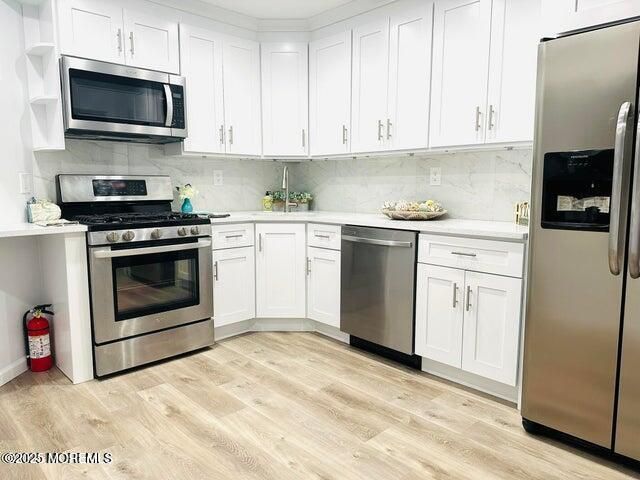 16 Gerard Place, Sayreville, NJ 08859