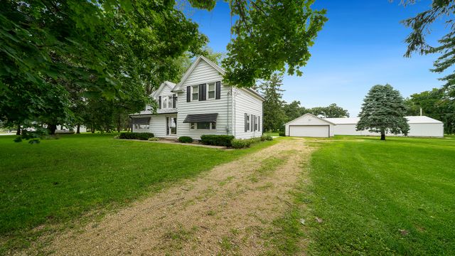 8540 Manchester Road, Capron, IL 61012