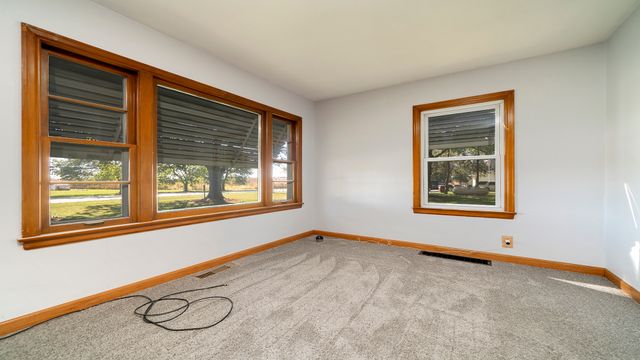 8540 Manchester Road, Capron, IL 61012