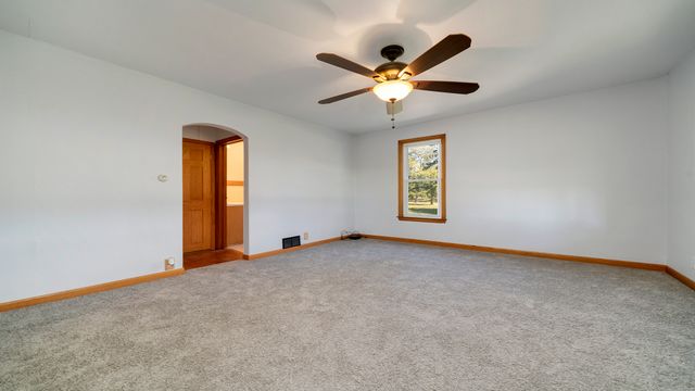 8540 Manchester Road, Capron, IL 61012