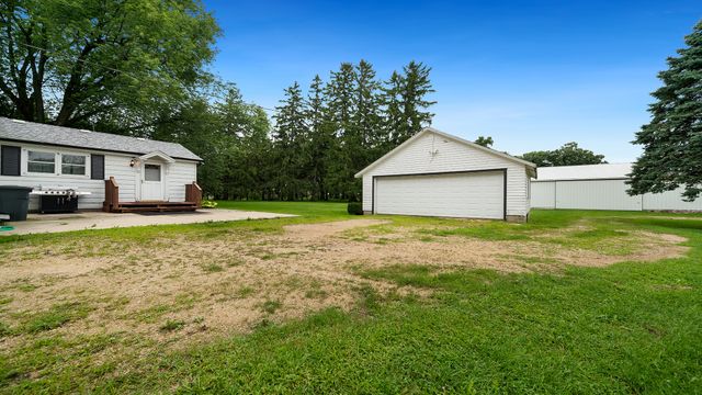 8540 Manchester Road, Capron, IL 61012