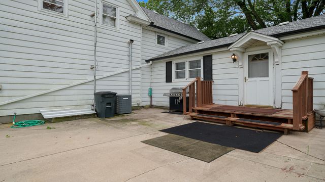 8540 Manchester Road, Capron, IL 61012