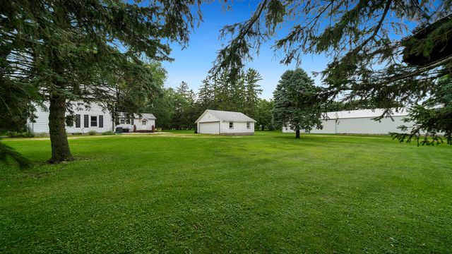 8540 Manchester Road, Capron, IL 61012