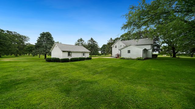 8540 Manchester Road, Capron, IL 61012
