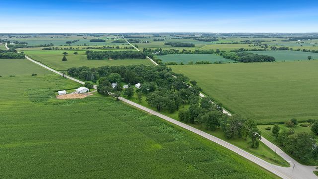 8540 Manchester Road, Capron, IL 61012