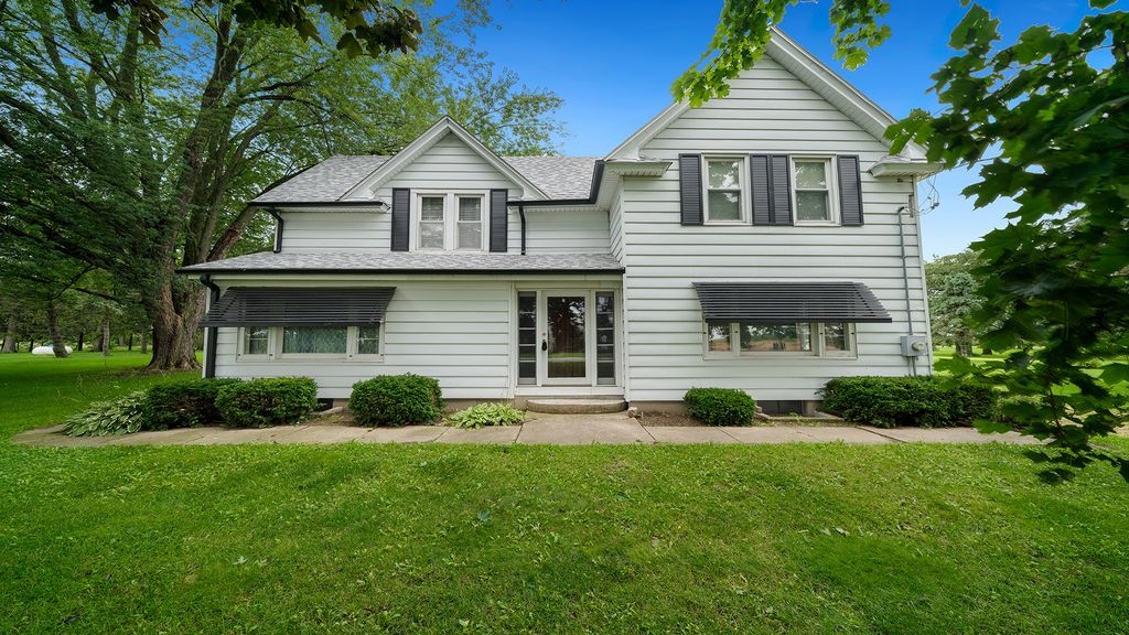 8540 Manchester Road, Capron, IL 61012