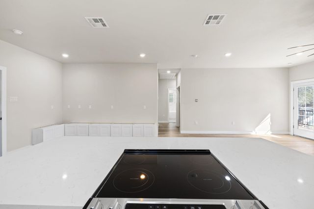 28 Wood Glen DR, Wimberley, TX 78676