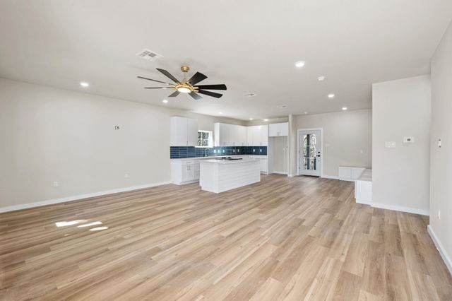 28 Wood Glen DR, Wimberley, TX 78676