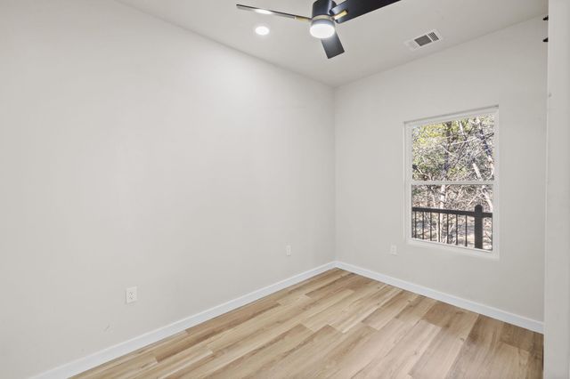 28 Wood Glen DR, Wimberley, TX 78676