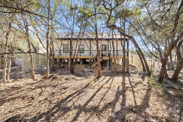 28 Wood Glen DR, Wimberley, TX 78676