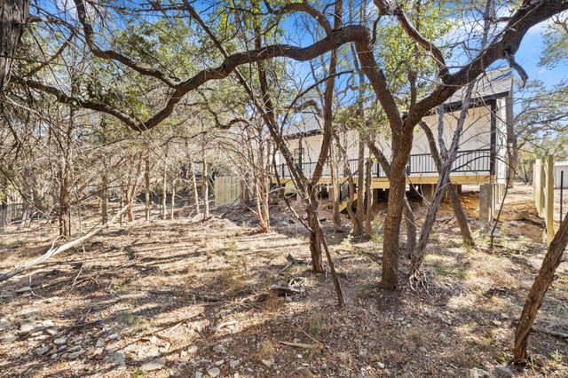28 Wood Glen DR, Wimberley, TX 78676