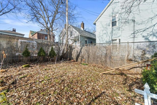 1751 N Franklin PLACE, Milwaukee, WI 53202