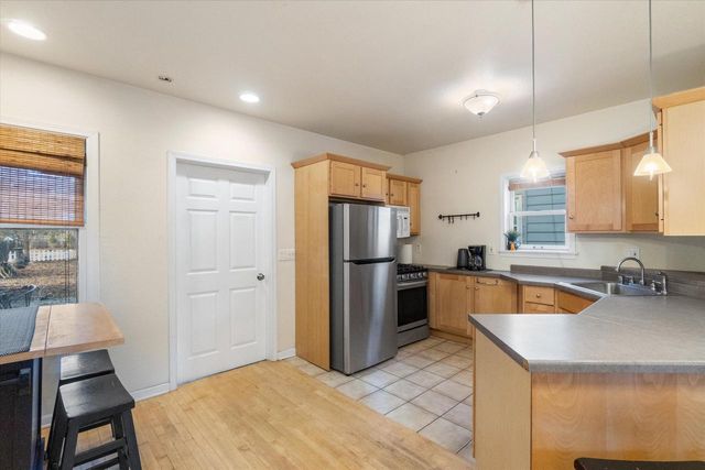 1751 N Franklin PLACE, Milwaukee, WI 53202