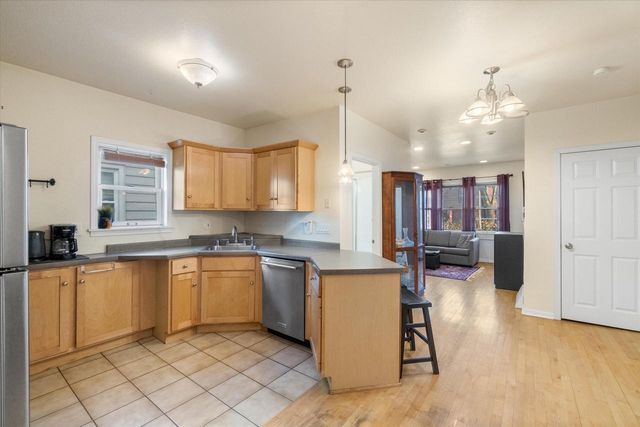 1751 N Franklin PLACE, Milwaukee, WI 53202