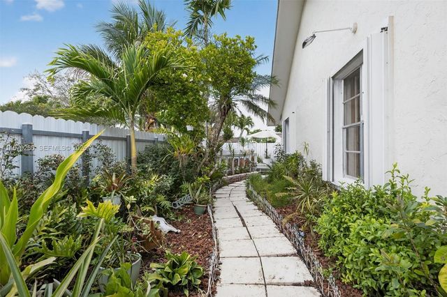 10230 SW 130th Ave, Miami, FL 33186