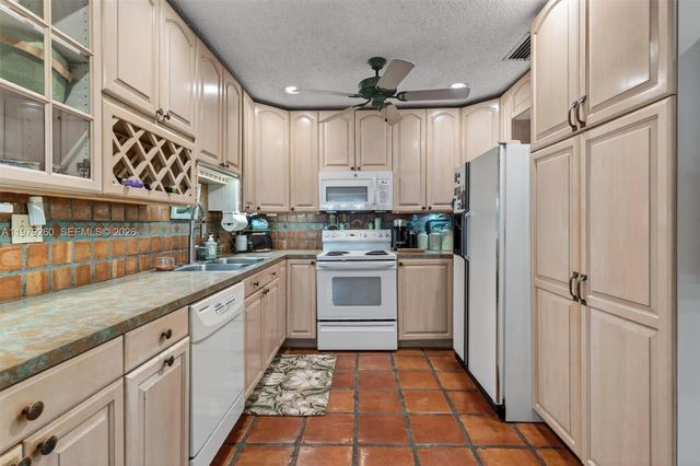 10230 SW 130th Ave, Miami, FL 33186