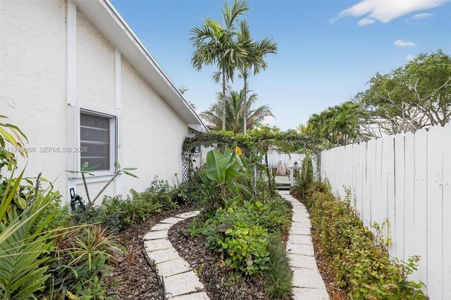 10230 SW 130th Ave, Miami, FL 33186