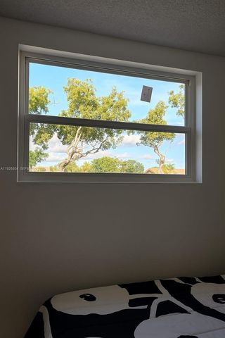 666 W 81st St 209, Hialeah, FL 33014