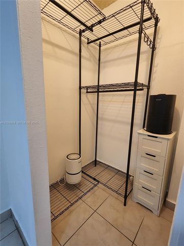 666 W 81st St 209, Hialeah, FL 33014