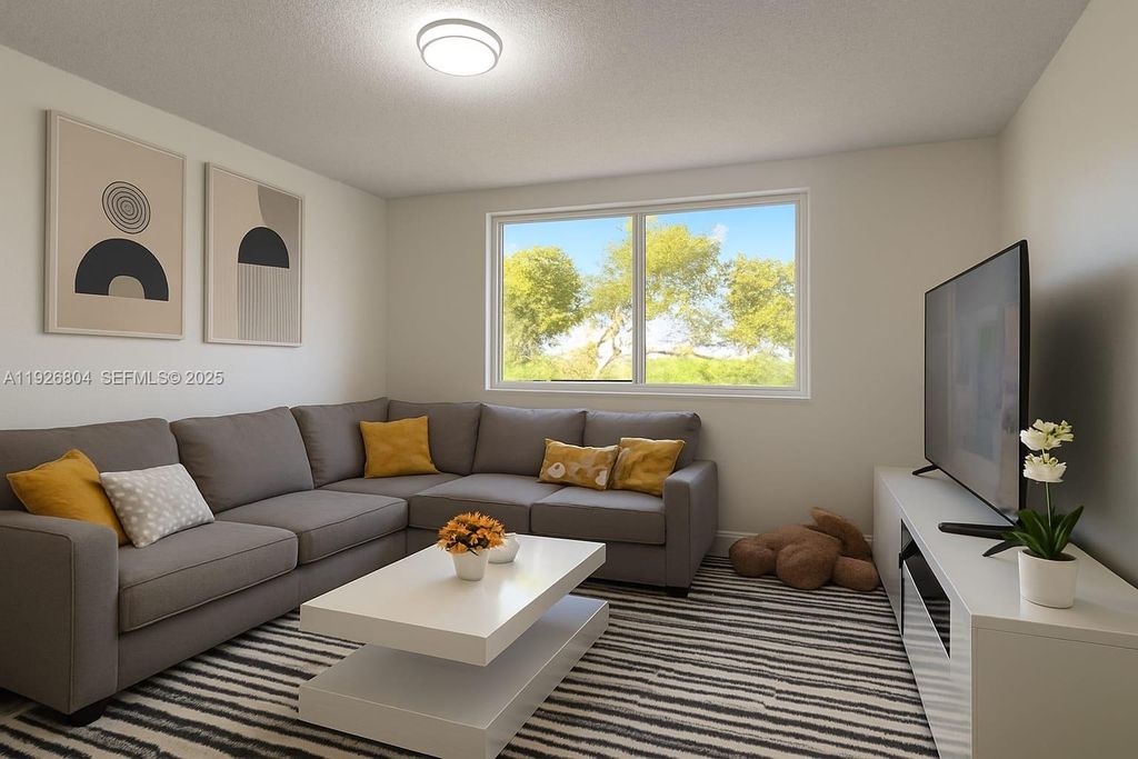 666 W 81st St 209, Hialeah, FL 33014