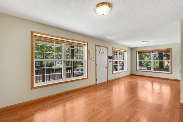 2116 2nd Avenue N, Minneapolis, MN 55405